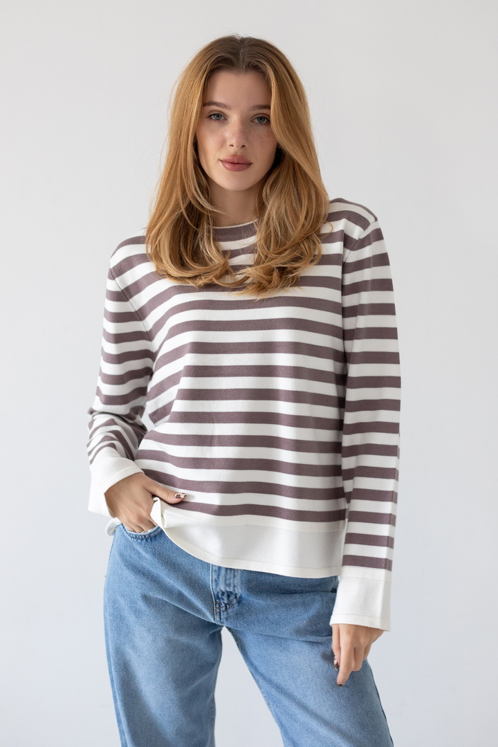 Светр жіночий